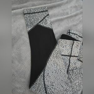 Black and Gray Patterned Leggings